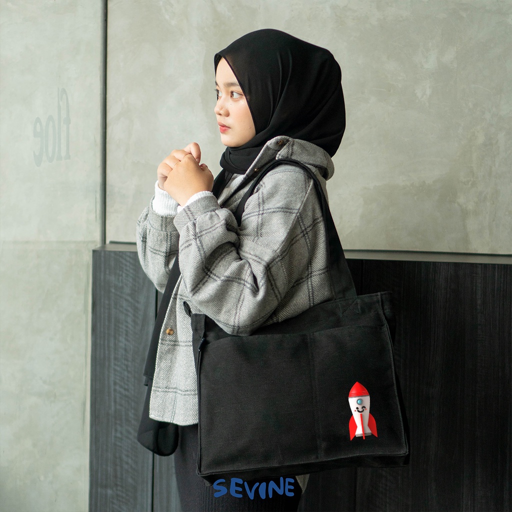 Sevine Totebag Kanvas Rebecca Tas Wanita Tote Bag Kuliah Sekolah Sekat Botol Resleting Hitam Elegan Aesthetic - WO