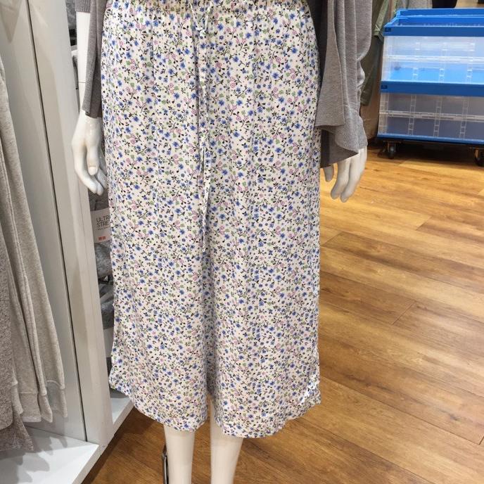 ♕ Celana pendek relaco 3/4 uniqlo ➳