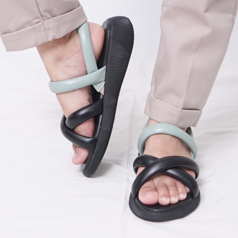 SARASARA YUK - LUCY Sepatu Sandal Anak Perempuan Wedges Tinggi 4cm Usia 3 - 10 Tahun Size 31 - 35 Model Silang dua Tali Strap Belakang Hak Sedang Sendal Gunung Cewek 32 33 34 SARA SARA Warna Fuschia Pink Kekinian Terbaru Shoes Original Mall Official Store