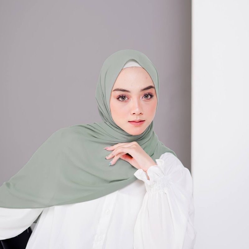 Hijab Jilbab Pashmina Ceruty Baby Doll  Premium Terbaru 2023 By Mardhatillah Warna hijau sage green 