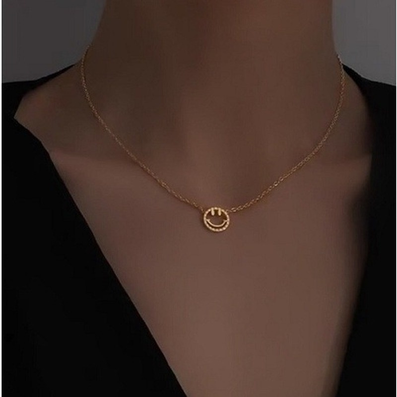 Kalung Desain Smiley Face Bentuk Bulat Geometris Bahan Titanium Steel Gaya Korea Untuk Pelajar