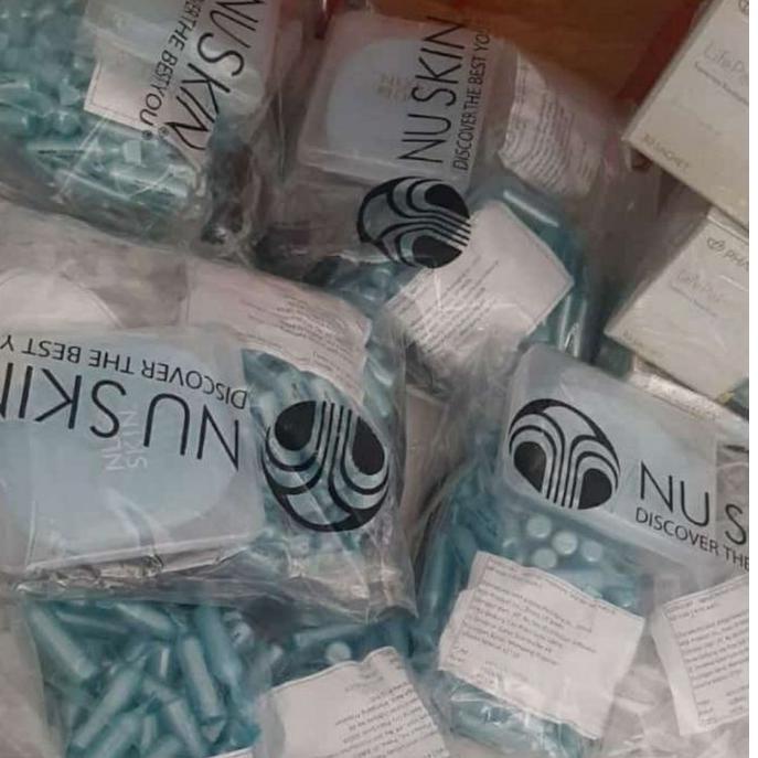 Limited |JKH|Gel Setrika Wajah Putih & Biru