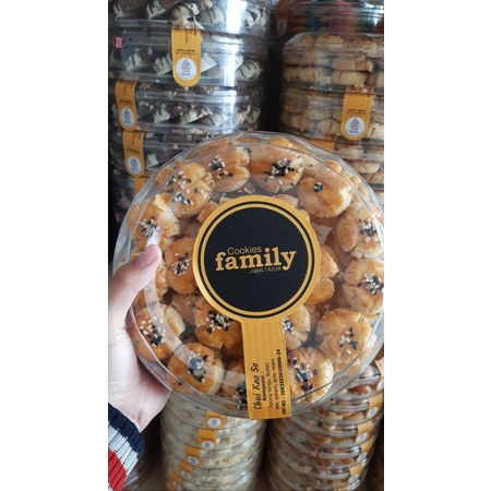 

FAMILY COOKIES PART 2 @500-800 GR (KOREAN GARLIC, CHUI KAO SO, GOLD FLAKE, GOOD TIME, BUTTERNUT, COKLAT KACANG, GREEN PEANUT, BUTTER, LIDAH KUCING MATCHA, LIDAH KUCING ORI, LIDAH KUCING RAINBOW, NIGRETA)