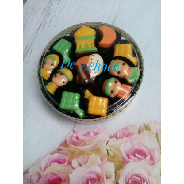 

Coklat karakter tema Lebaran, coklat toples