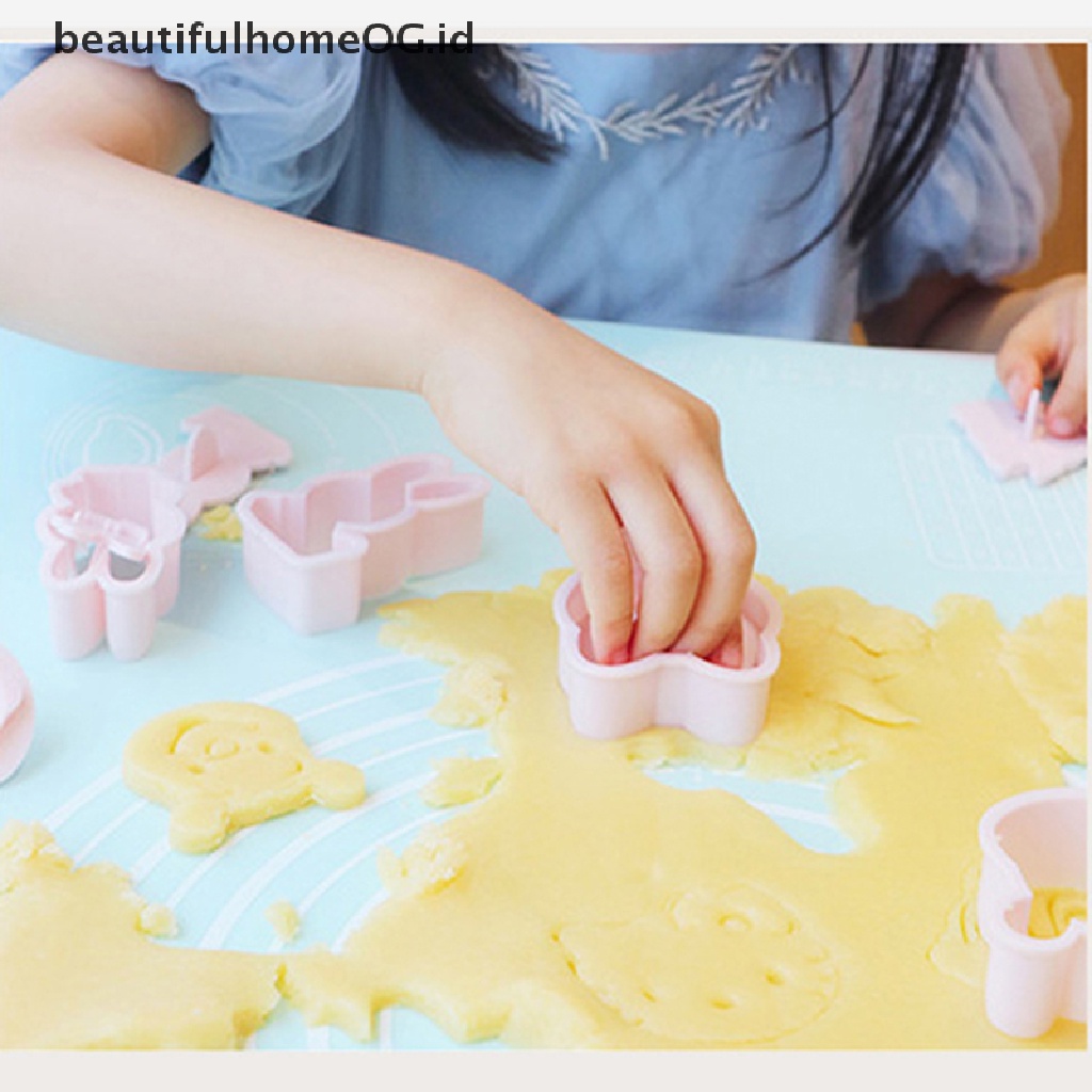 // Beautifulhomeog.id// 4PCS Cetakan Kue Kering 3D Snowman Animal Biscuit Baking Natal Kue Decorag Tool **