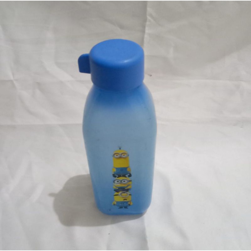 [Preloved] Botol Minum Tupperware Minion Tumblr