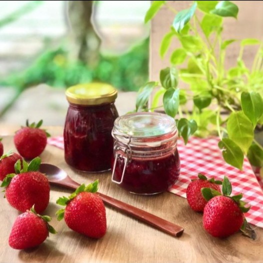 

Terlaris ✨ -Strawberry Jam Homemade / Selai Strawberry MARRUBI - Medium (200 ML)2.2.23