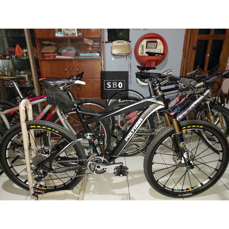 Sepeda MTB Polygon Collosus CRX 2015