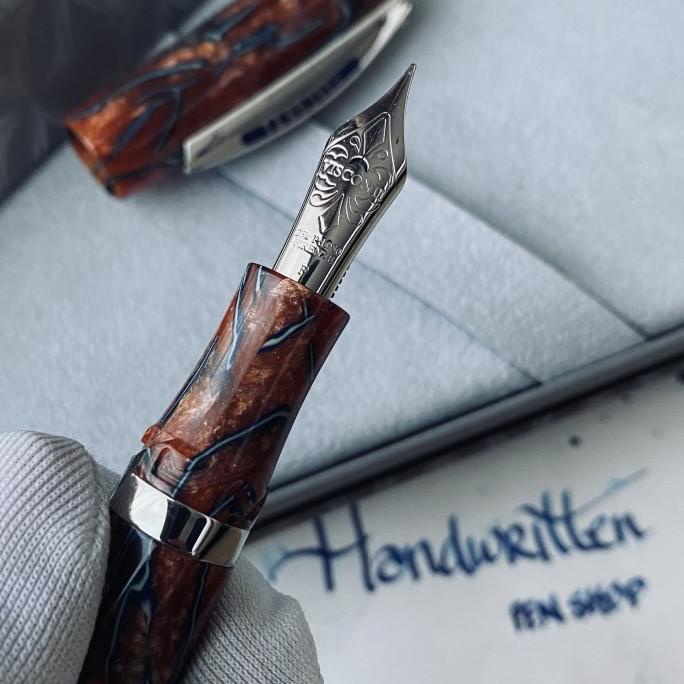 

VISCONTI Divina Oversize Desert Spring LE Fountain Pen