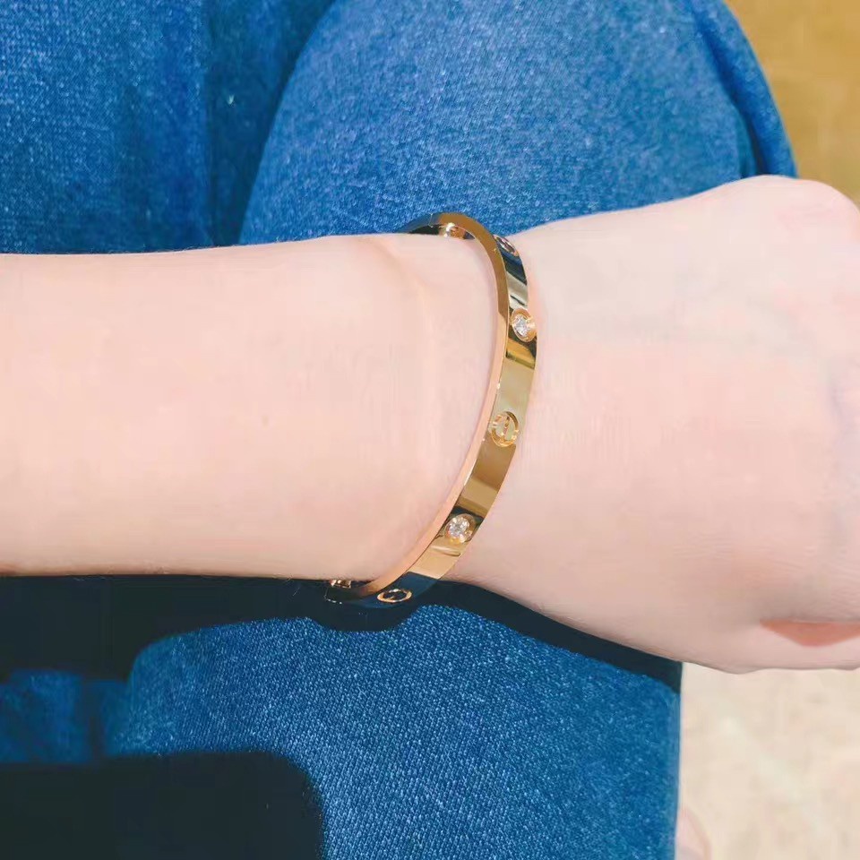 Gelang Tangan Rantai Baja Rose Gold Aksen Berlian Imitasi Mewah Untuk Wanita