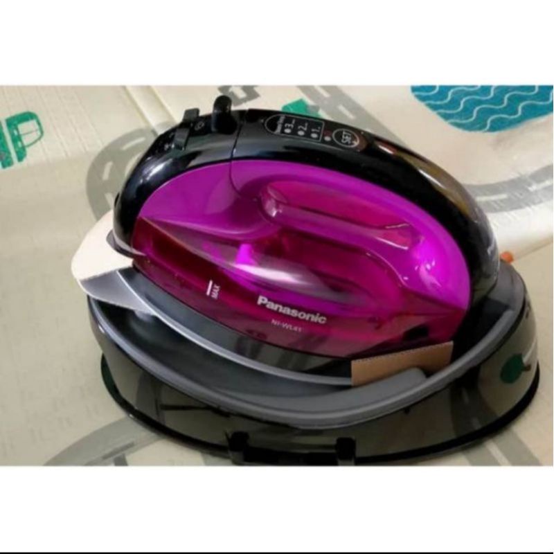 Setrika uap tanpa kabel