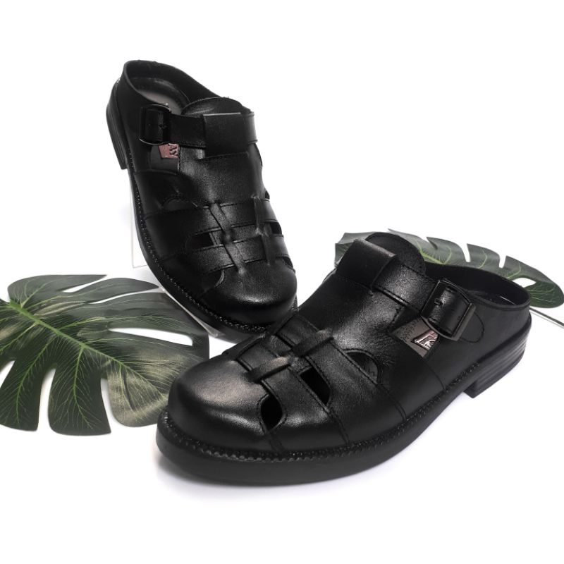 Sepatu sandal selop pria sepatu sandal berlubang sandal selop pria kulit asli sandal selop pria kasual sepatu selop pria kekinian terbaru sandal pria dewasa selop sepatu sandal pria slide kasual berlubang unggulan sandal selop terbaru hits 2022