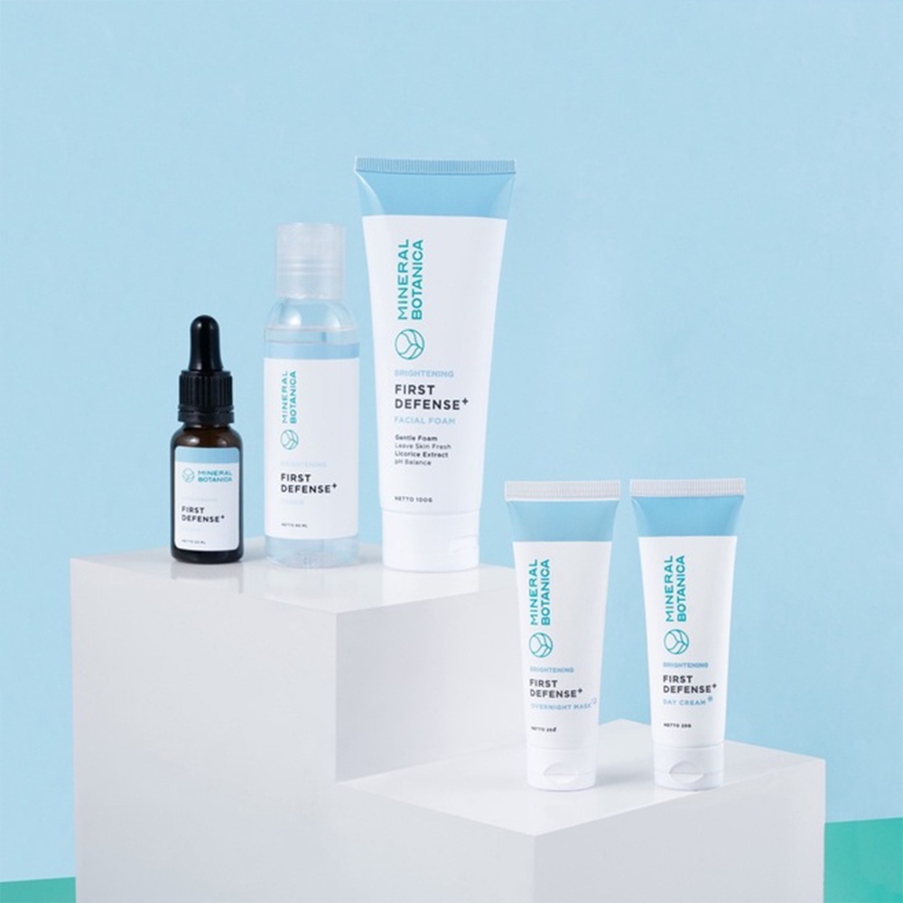 Mineral Botanica First Defense Bundling Set Mencerahkan Kulit