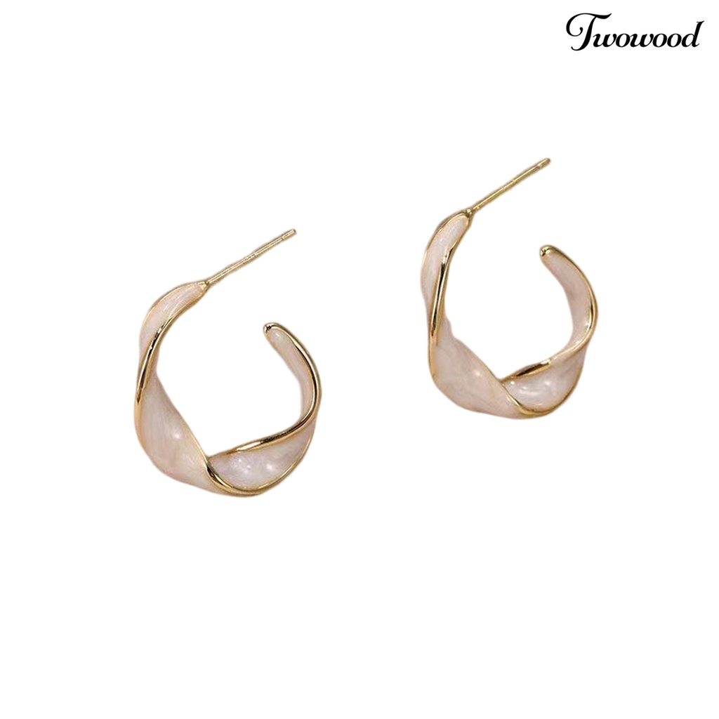 Twowood 1pasang Ladies Earrings Retro Stud Type Twisted Metal Ring Bergelombang Indah Fashion Hoop Earrings Perhiasan Aksesoris