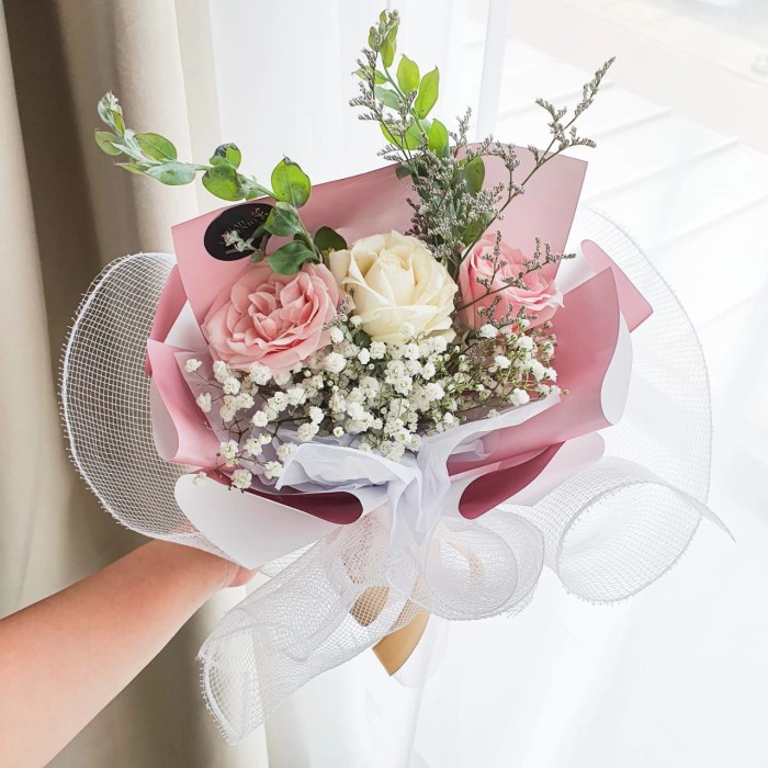 Buoquet Buket Bunga Wisuda Bunga Mawar Rose 3 Tangkai Luxury