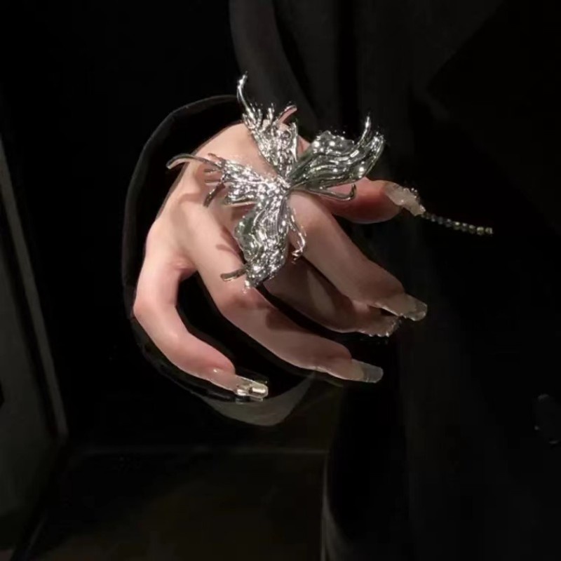 Eropa Amerika Besar Kupu-Kupu Berlebihan Fashion Gaya Keren Unik Niche Fashion Cincin