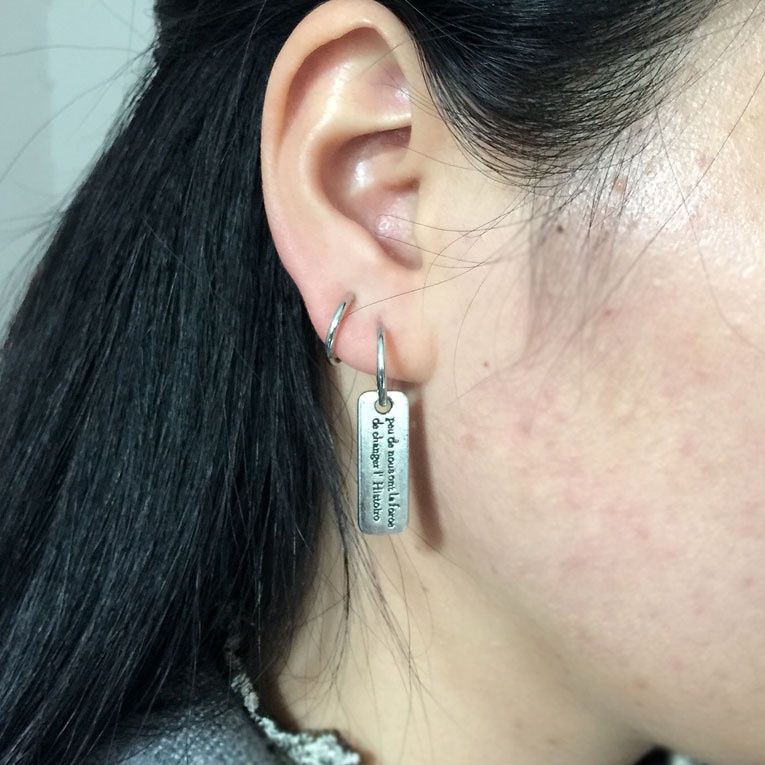 Anting Plat Huruf Punk Versi Jepang Korea Pria Wanita Unik Tanpa Tindik Musim Semi Klip Telinga Tak Terlihat