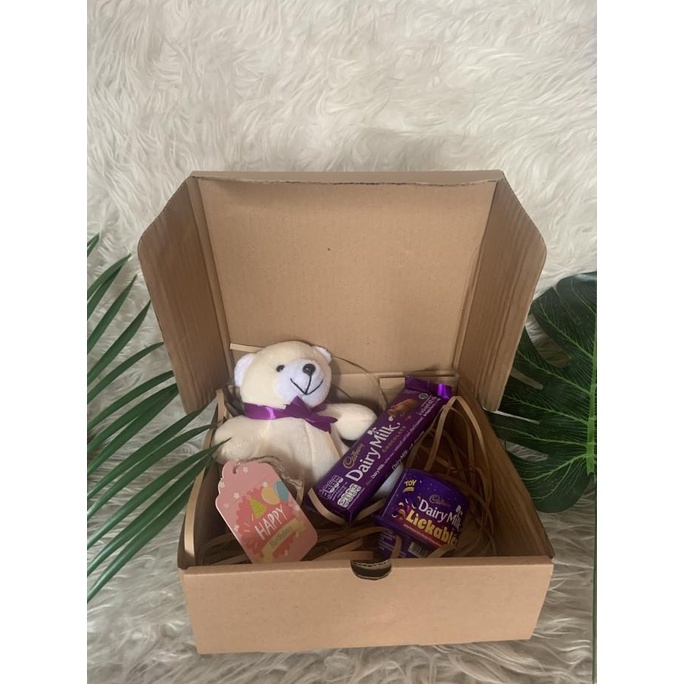 

Spesial Valentine Day Hampers Coklat Valentine Ultah Imlek - Cadbury