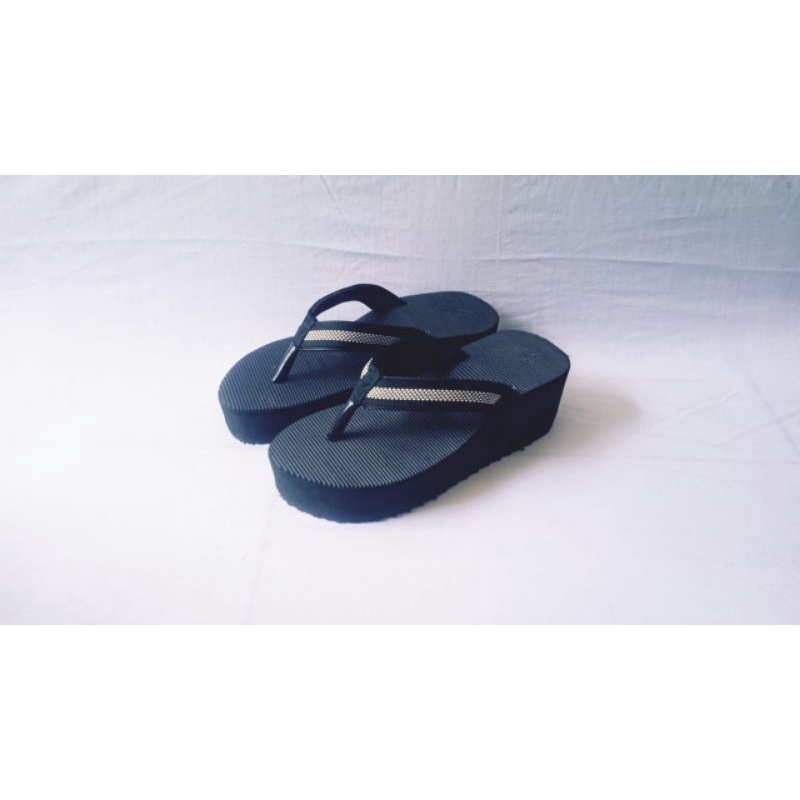 Sandal Madura Cewek Cantik Tinggi 4cm Size 36-42 Sandal Wedges, Sandal Gunung Spon Terkuat Produksi Sendiri Tangan Pertama Di Jamin Murah Dan Gratis Ongkir