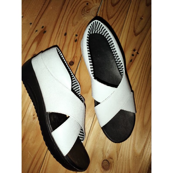 sepatu sandal kulit sapi asli untuk wanita model kokop X sol 3cm karet ringan sepatu sandal kulit garut sepatu sukaregang garut wedges