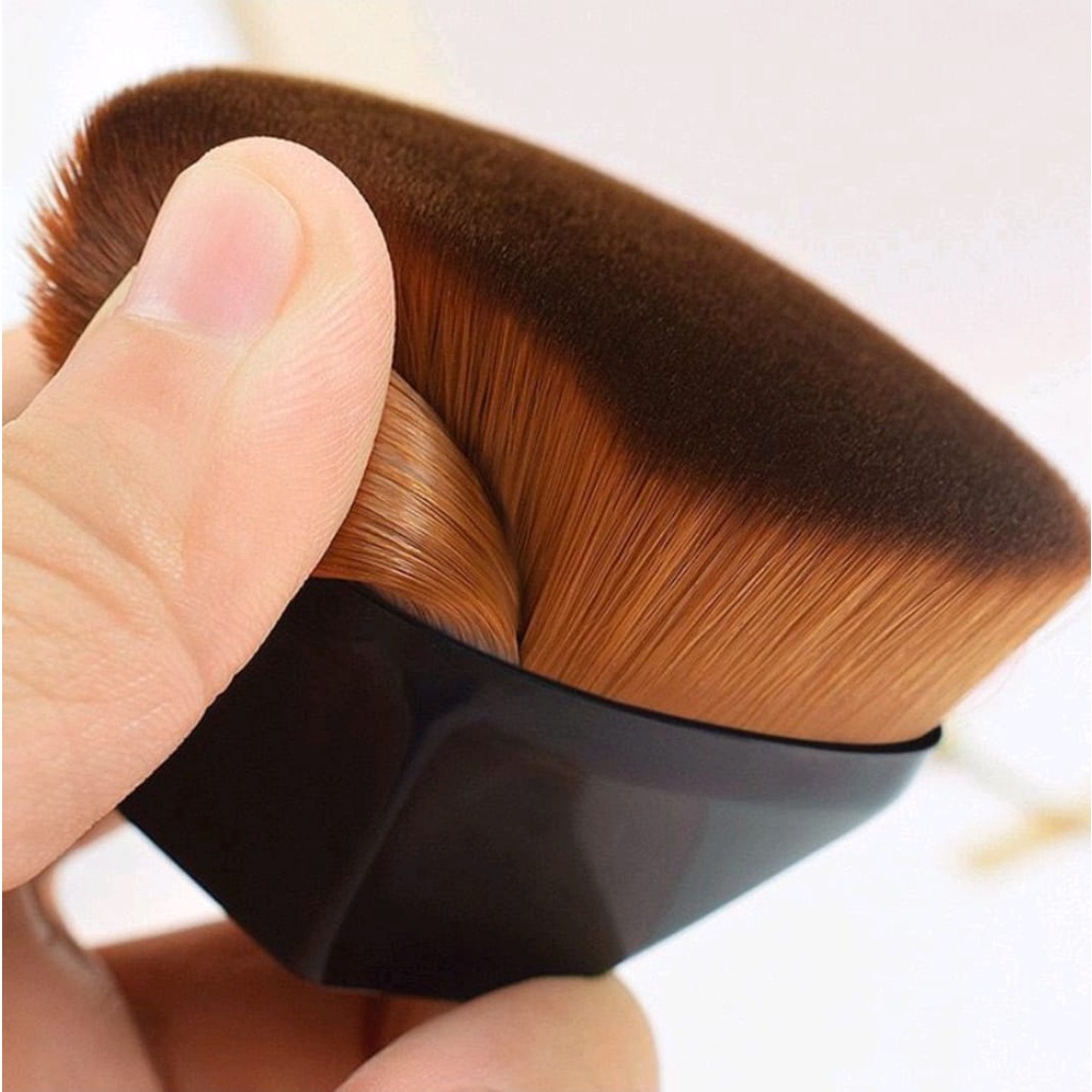 Kuas Make Up Magic Foundation Brush