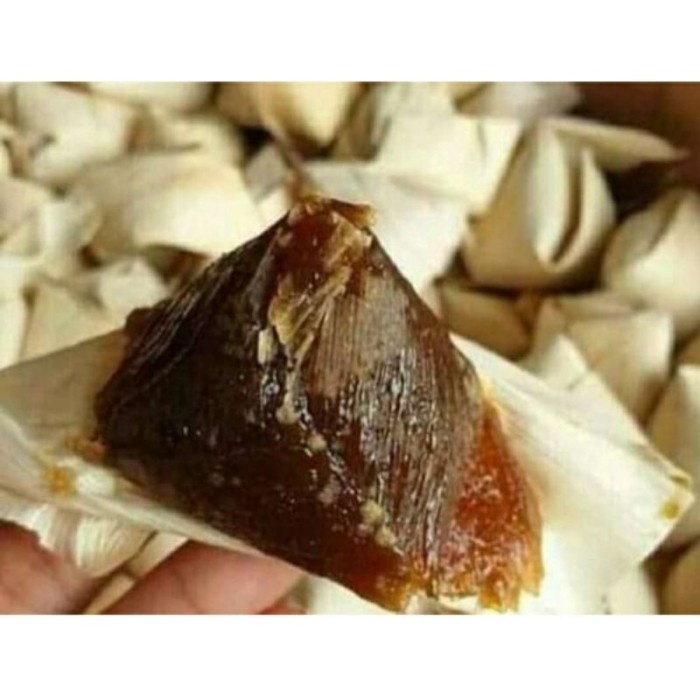 

Wajik Klobot Ketan Aseli Garut 1/2 kg 500gr Dijamin Murah Dan Fresh