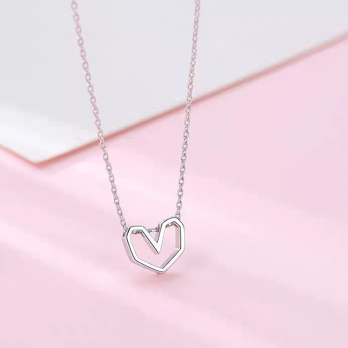 Kalung Rantai Klavikula Bentuk Hati | Kalung Rantai Dengan Liontin Hati Hollow Untuk Wanita | Aksesoris Bahan Stainless Steel Untuk Wanita