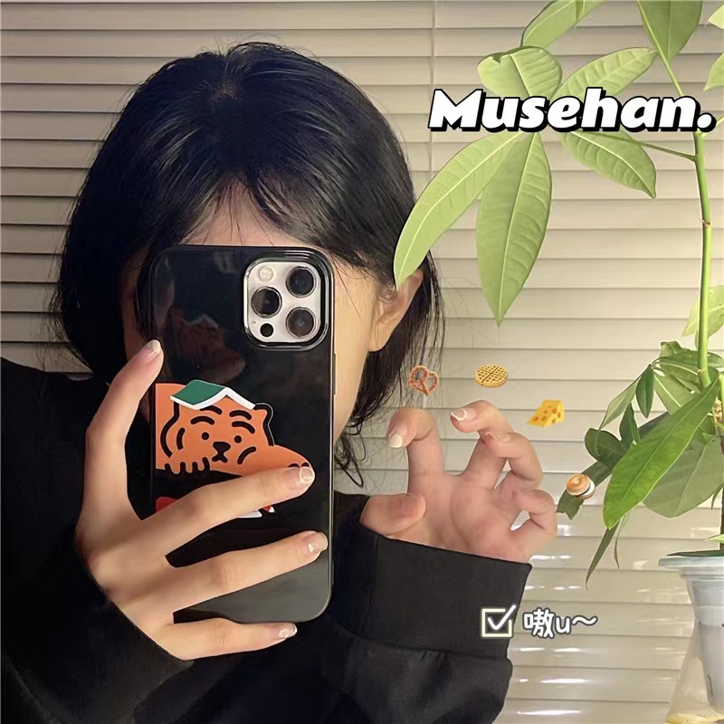 IPHONE Ins Membaca Macan Cocok Untuk Iphone14 14pro 14plus 13 13mini 13pro 13prm iPhone12 7Plus 8Plus Xr XS 13 12mini Pro Max Empat Sudut Casing Ponsel Tahan Guncangan