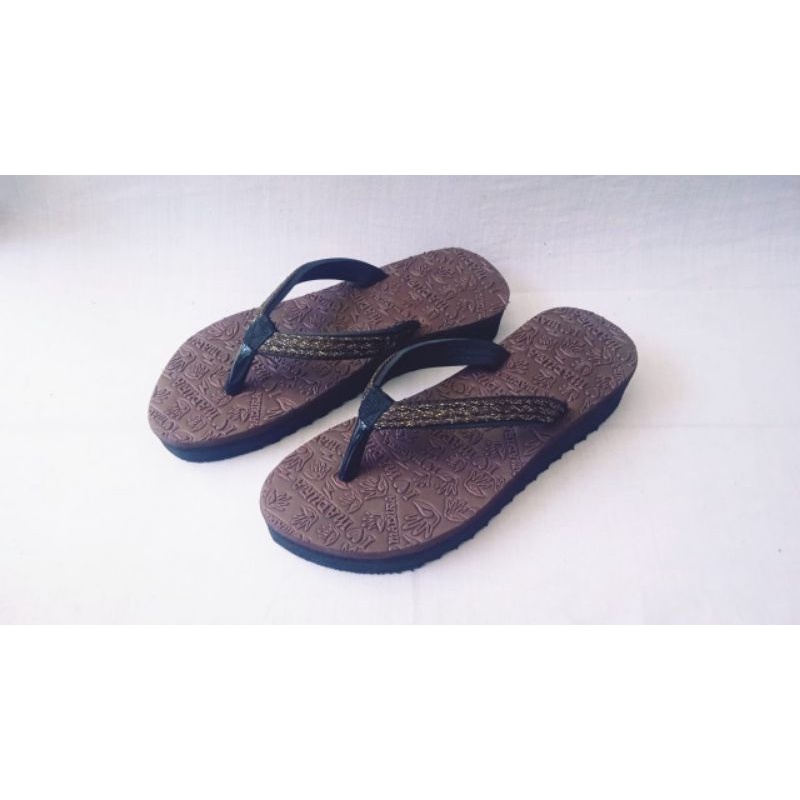 Sandal Madura Cewek Cantik Tinggi 4cm Size 36-42 Sandal Wedges, Sandal Gunung Spon Terkuat Produksi Sendiri Tangan Pertama Di Jamin Murah Dan Gratis Ongkir