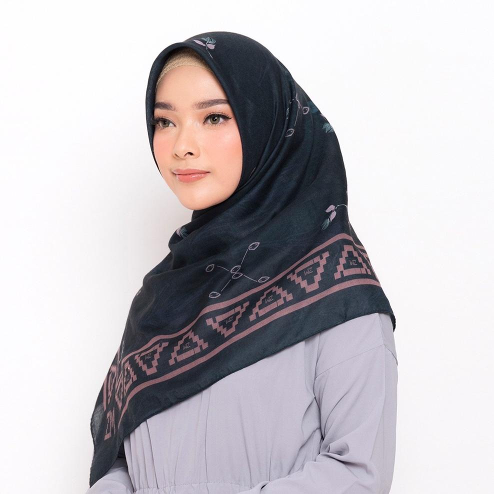 SIAP KIRIM ZM Zaskia Mecca - Kayu Aro Black Scarf Kerudung Segi Empat