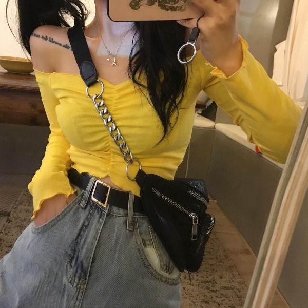 Red 2023 Baru Super Api In Jamur Sisi Kerah Off-Shoulder Pendek Lengan Panjang Top Slim Fit Tipis bocor Pusar T-shirt