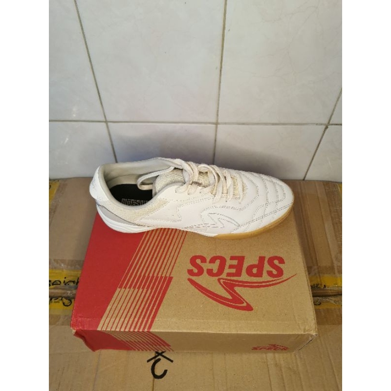 Bekas Seperti baru size 44 sepatu futsal Original Specs minus box tidak ada bisa COD