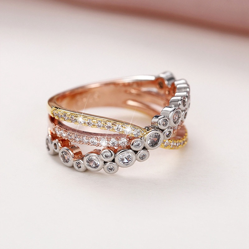 Cincin Kawin Wanita Desain Tiga Warna Mewah Bertatahkan Bling Putih Cubic Zirconia Fancy Cross Finger Rings Perhiasan Khusus Diminati