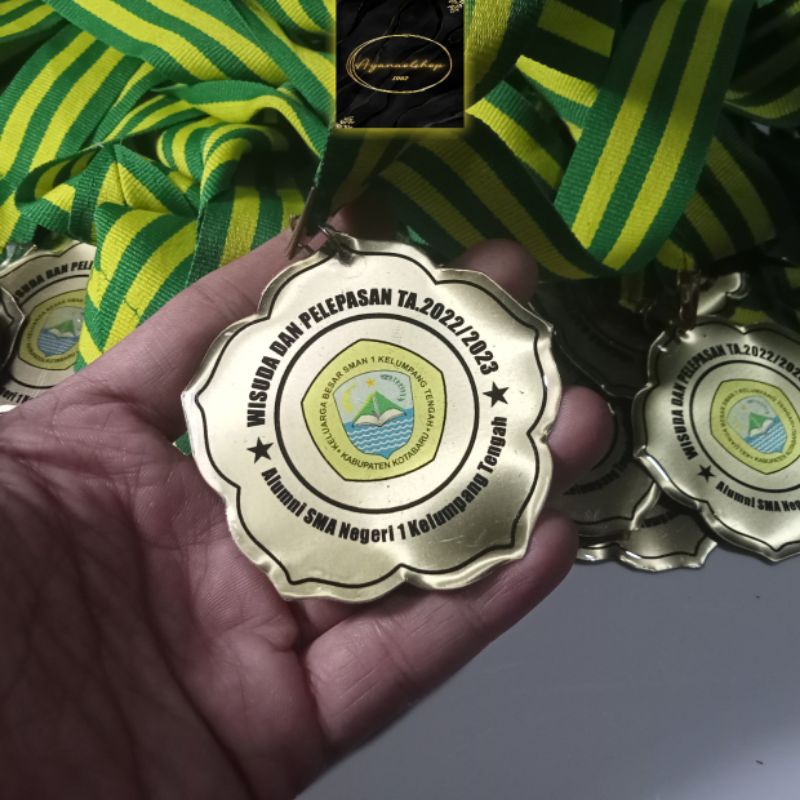 Medali Kuningan Wisuda Kelulusan Olahraga Kejuaraan Nasional Custom/Medali Custom/Medali Wisuda/Meda