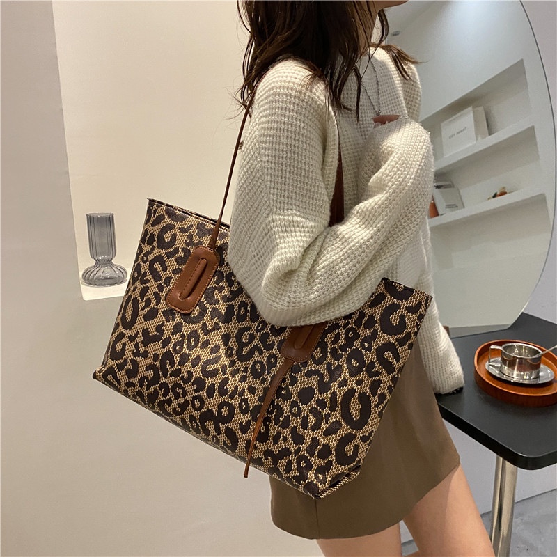 Funatic Tote Bag Leopard Wanita Import Kekinian Fashion Korea FA1092