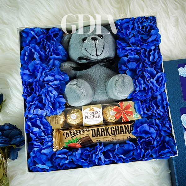 

Gift Valentine Love Box 01 isi Boneka Coklat Bunga