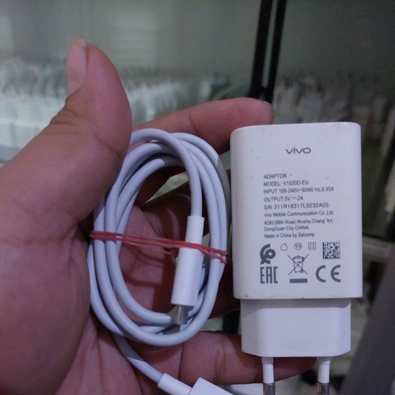 Charger Vivo V9 Bekas ori Copotan 10watt bawaan kotak hp.