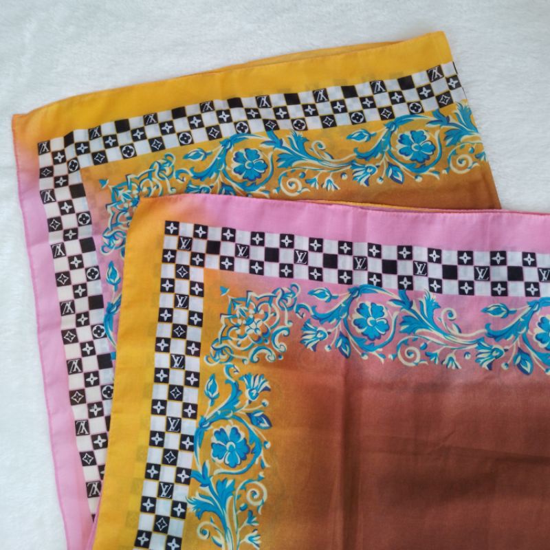 Preloved hijab segi empat premium LV 2 warna motif