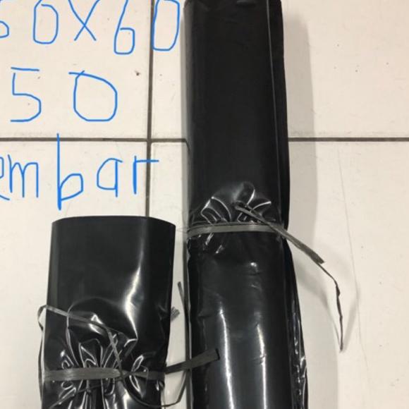 

Diskon Hemat Polymailer hitam glossy / kantong paking uk 50x60 ( 50 lembar )