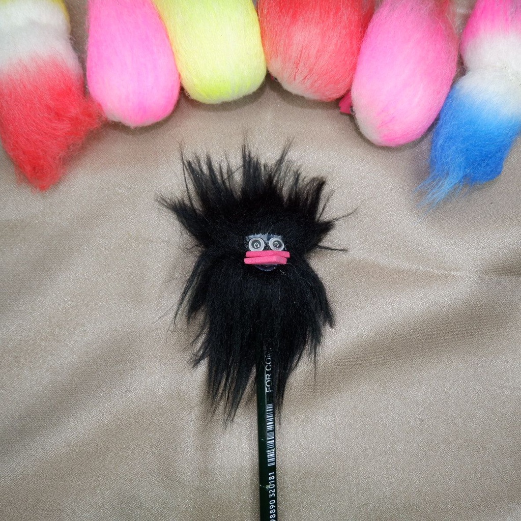 

Sufy Collection, Pensil karakter lucu warna hitam, pensil boneka jambul, alat tulis unik lucu sd/tk, pensil gemes