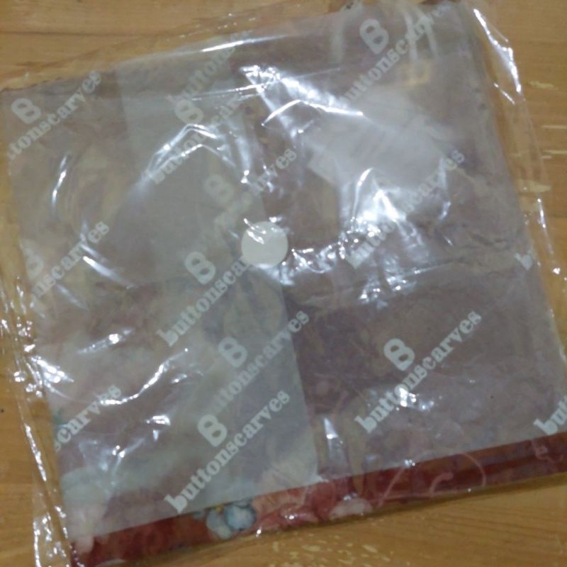 nada do buttonscarves