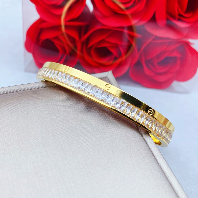 Gelang Bahan Titanium Steel 18k Aksen Berlian Zircon Untuk Wanita