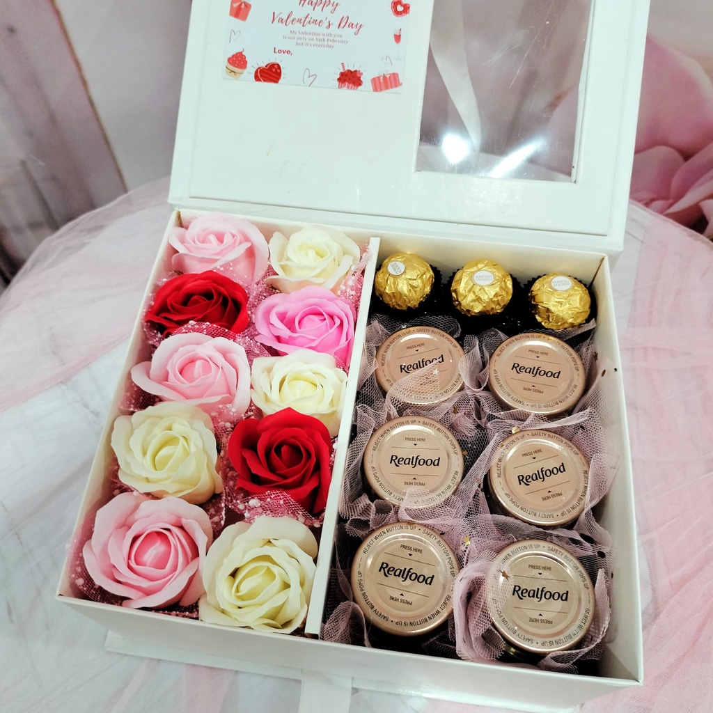 

Kado Realfood & Coklat Ferrero - Kado Bunga Valentine isi 6RF +3C