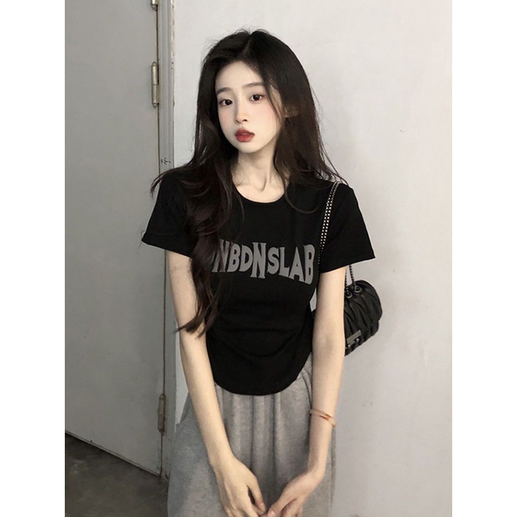 Red Manis dan pedas bahu depan desain t-shirt lengan pendek rasa ceruk kecil kemeja wanita musim panas baru gaya keinginan murni pendek hot girl top