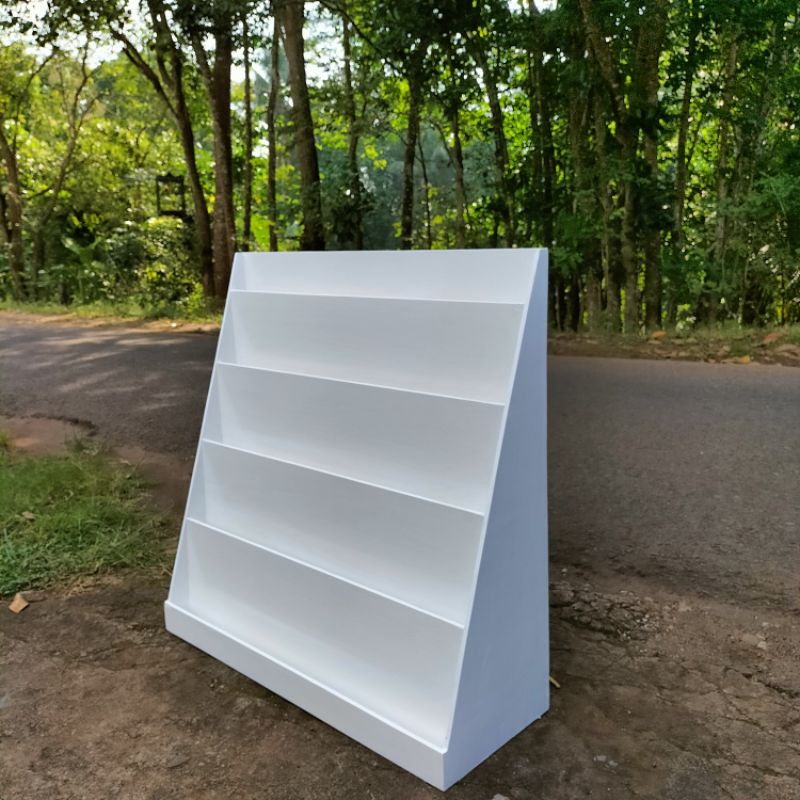 Rak buku anak montessori