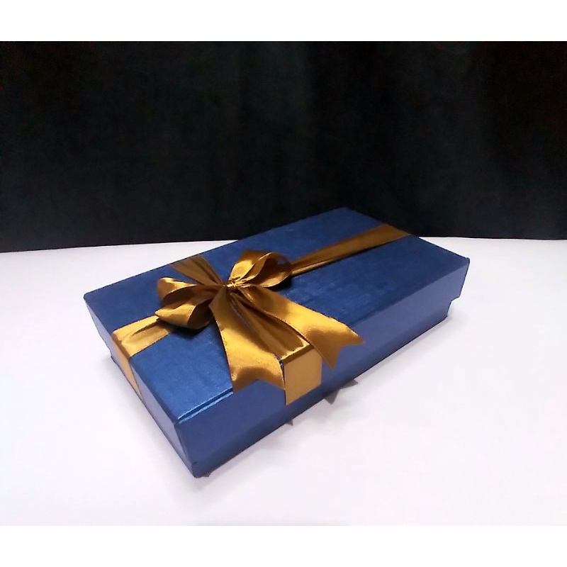 

RB Kotak Kado 23x12x5 Cm Berpita Lapis Samson