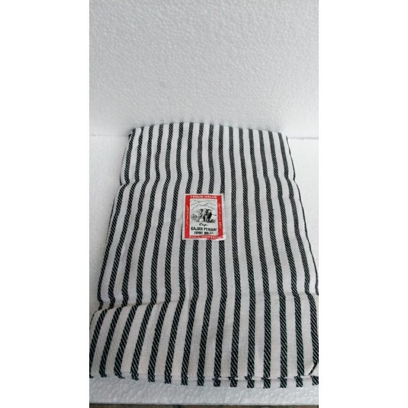 selimut salur cap gajah / selimut hitam putih / selimut jadul