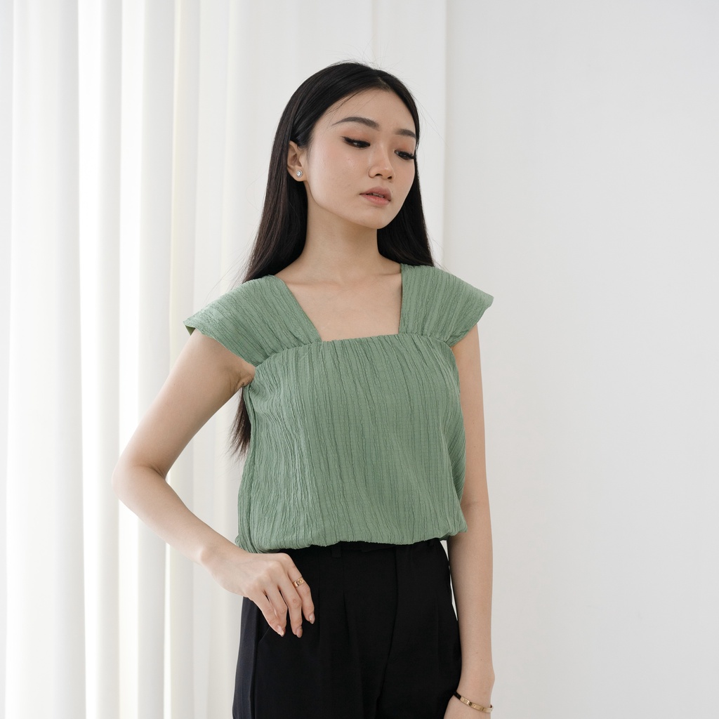 Beige Studio - Crush Top / Atasan Casual Wanita