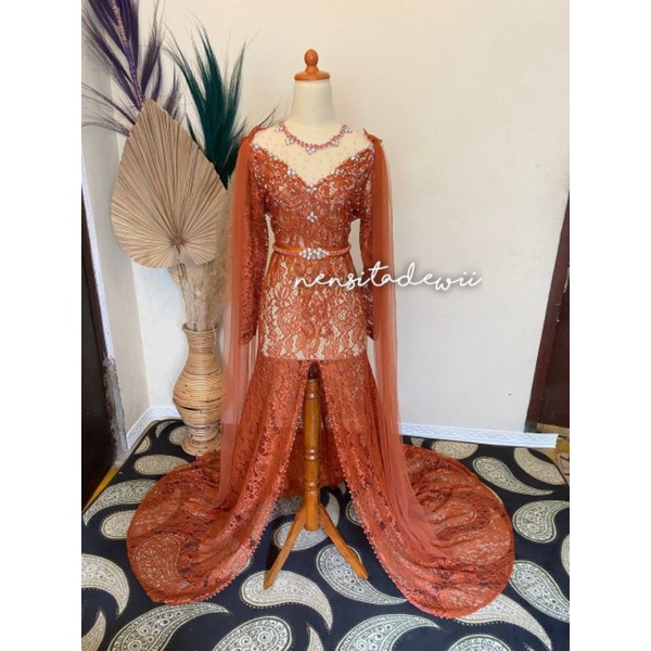 Kebaya Pengantin, Broklat Ekor Aira + Slayer / Look Cantik