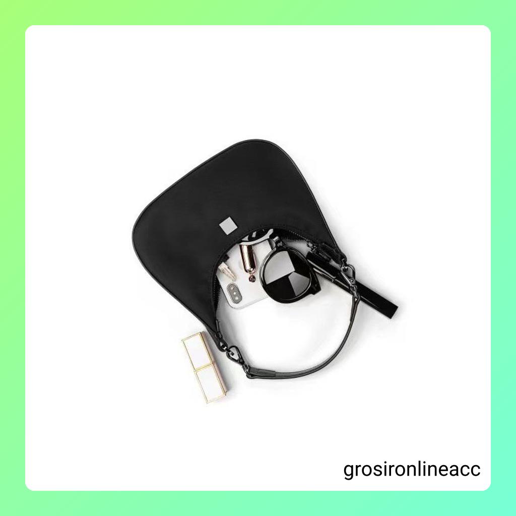 NEW Tas Kulit Wanita Selempang FT65 Hitam rantai 19 x 5 x 17 cm